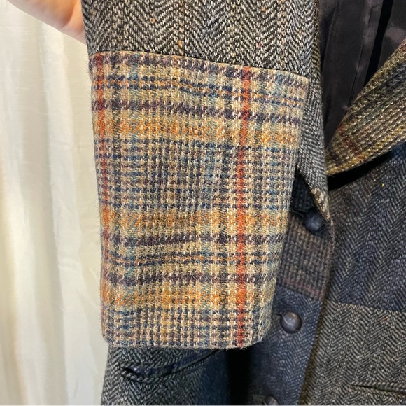Vintage International Scene wool blazer, size small, herringbone and plaid - Picture 14 of 16